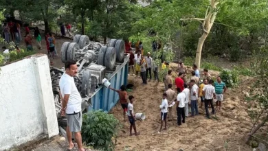 /truck-and-dumper-accident-near-rishikesh-bhadrakali-intersection
