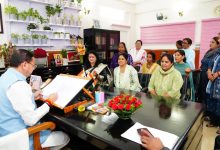 Anganwadi Workers Met CM Dhami