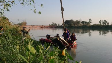 passengers-car-overturned-in-ganga-canal