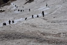 हेमकुंड साहिब का रास्ता बनाने में जुटे भारतीय सेना के जवान