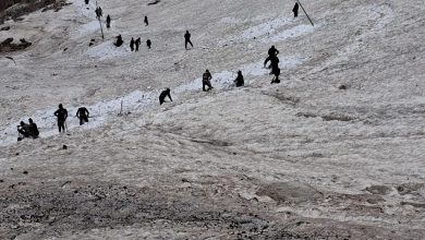 हेमकुंड साहिब का रास्ता बनाने में जुटे भारतीय सेना के जवान