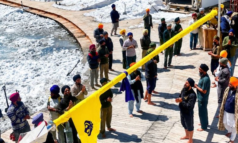 'जो बोले सो निहाल' के जयकारों के साथ खुले हेमकुंड साहिब के कपाट, तीन हजार श्रद्धालुओं ने किए दर्शन hemkund sahib kapat open