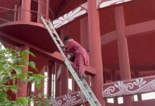 nursing-aspirants-and-congress-leader-jyoti-rautela-descend-from-water-tank