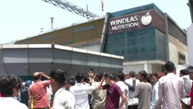workers-on-strike-outside-windlass-nutrition-factory-in-mohbbewala