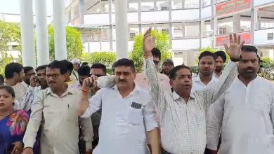 जिला चिकित्सालय में प्रसव के दौरान महिला की मौत, परिजनों ने काटा हंगामा रुद्रपुर जिला चिकित्सालय में प्रसव के दौरान महिला की मौत पर हंगामा