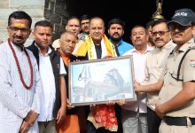 home-secretary-shailesh-bagoli-arrives-at-gopinath-temple