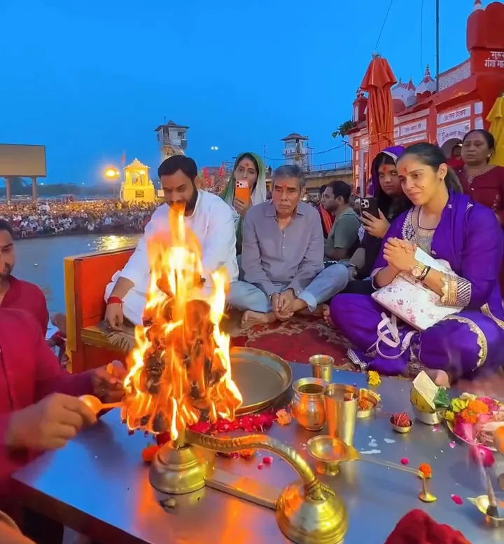 उत्तराखंड पहुंची Saina Nehwal, हरिद्वार में की गंगा आरती, 6 दिनों से घूम रहीं haridwar