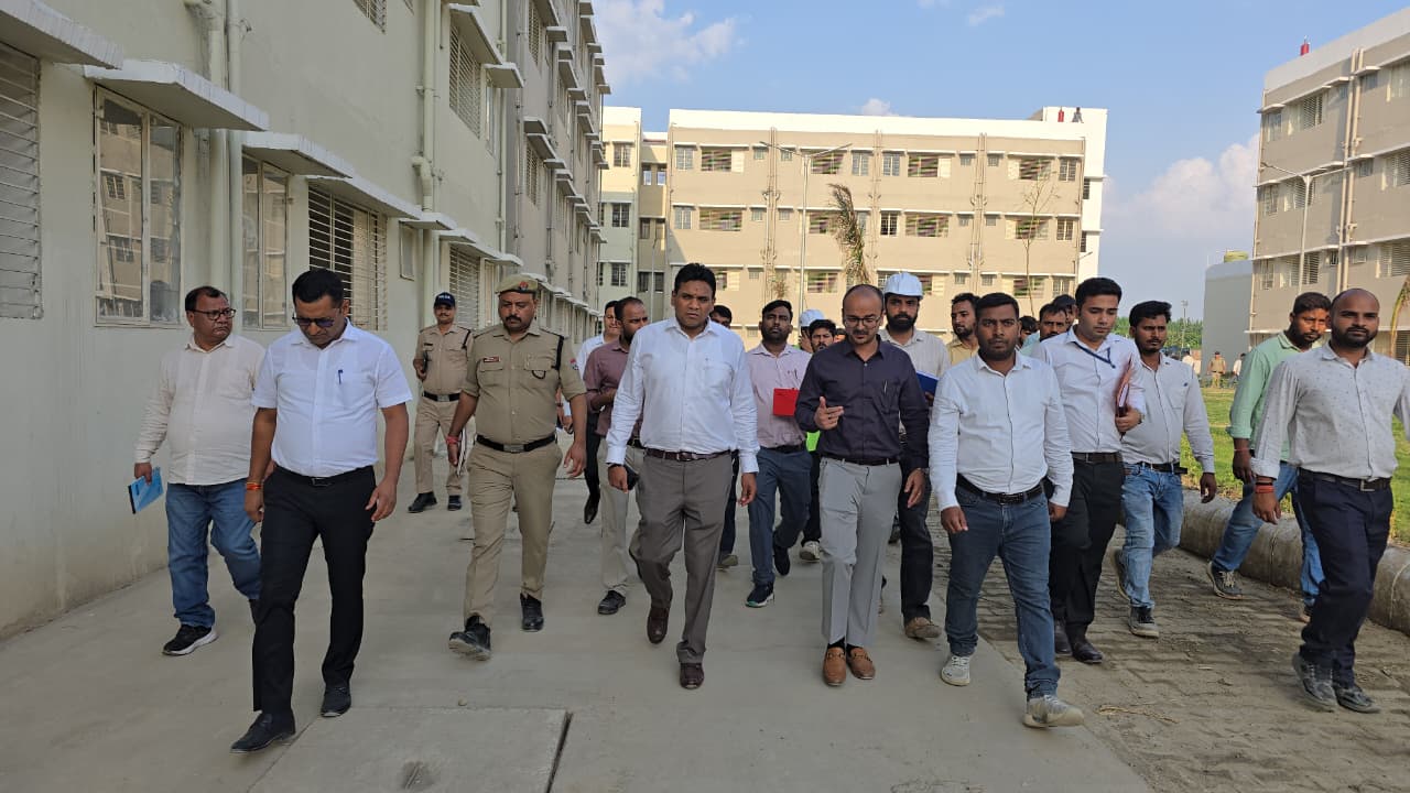 3 lakh mai flat