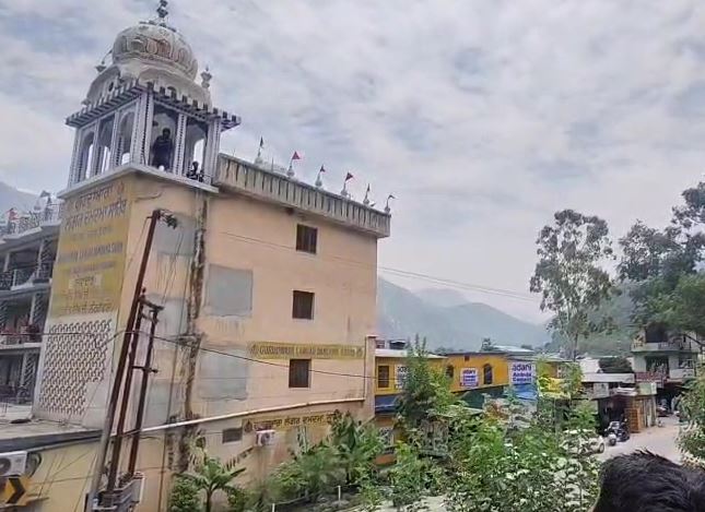 रुद्रप्रयाग में गुरूद्वारे पर निहंगों का कब्जा, तस्वीरें आई सामने, जानें क्या है सिखों की मांग gurudwara occupy