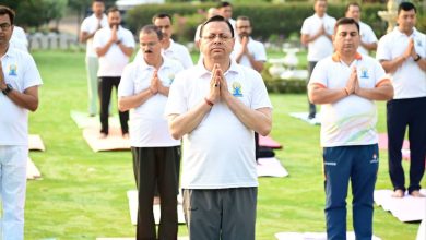 cm-dhami-practiced-yoga-with-officials-and-employees-on-international-yoga-day