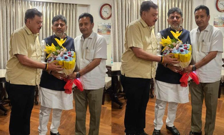राजीव महर्षि ने कर्नाटक के CM डी.के. शिवकुमार से की मुलाकात, उत्तराखंड विधानसभा चुनाव को लेकर की चर्चा Rajiv Mehrishi met Karnataka CM D.K. Shivakumar