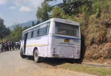 Lohaghat Road Accident: रोडवेज बस के ब्रेक फेल, पहाड़ी से टकराई, ड्राइवर की दर्दनाक मौत Roadways bus accident in lohaghat