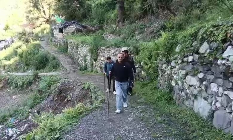 लापता बबिता का नहीं मिला कोई सुराग, दयारा बुग्याल ट्रैक पर भेजी नेहरू पर्वतारोहण संस्थान की टीम nehru-institute-mountaineering-team-reached-bugyal-trek-to-search-babita-missing