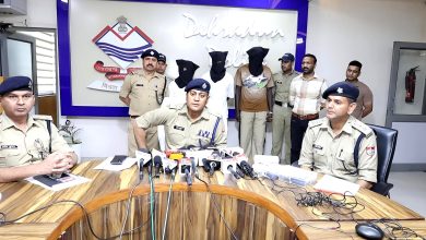 cobra-gangs-cunning-foreign-peddlers-arrested-in-dehradun
