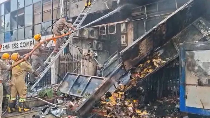 कोचिंग सेंटर में भीषण आग!, 14 बच्चों की दर्दनाक मौत, बिल्डिंग से कूदकर बचा रहे जान coaching centre fire