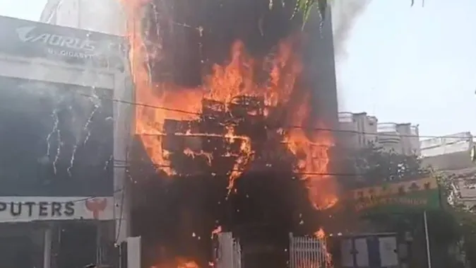 कोचिंग सेंटर में भीषण आग!, 14 बच्चों की दर्दनाक मौत, बिल्डिंग से कूदकर बचा रहे जान coaching centre fire