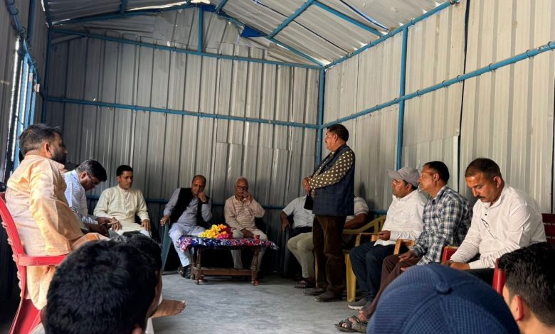 यमुनोत्री दौरे पर मनवीर चौहान, सुनी जन समस्याएं, युवाओं के साथ की स्वरोजगार पर चर्चा manveer chauhan BJP