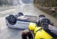 char-dham-pilgrims-car-plunges-into-river-in-rudraprayag