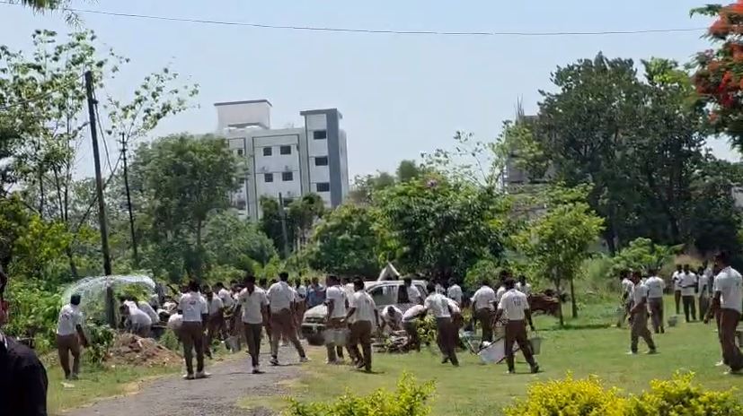 रुद्रपुर पुलिस लाइन में लगी भीषण आग, कई वाहन जलकर खाक