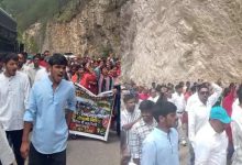 चारागाह भूमि की नीलामी के विरोध में नई टिहरी में प्रदर्शन, उग्र आंदोलन की दी चेतावनी tehri protest against Auction of pasture land