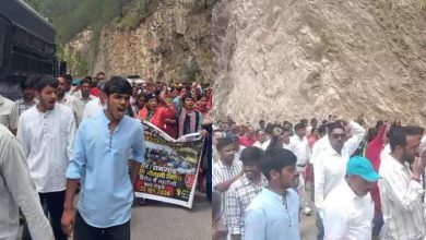 tehri protest against Auction of pasture land