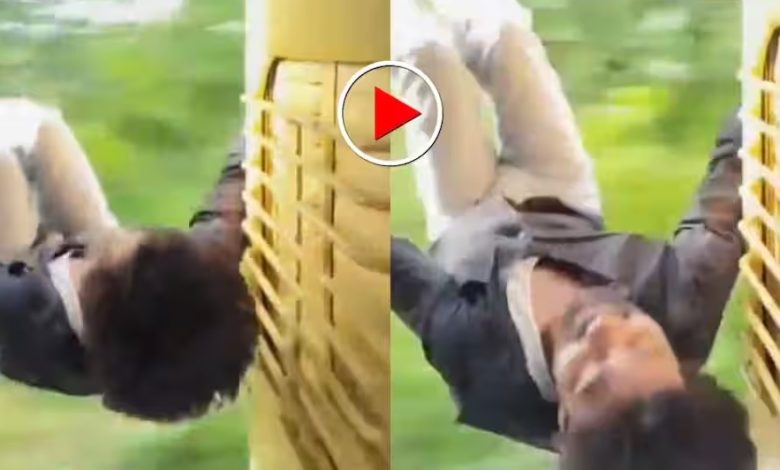 Video: 'जरूरी नहीं कीड़ा दांत में ही हो...', छपरी ने ट्रेन के दरवाजे पर किया ऐसा काम, भड़के लोग train-stunt-viral-video-for-social-media-reels