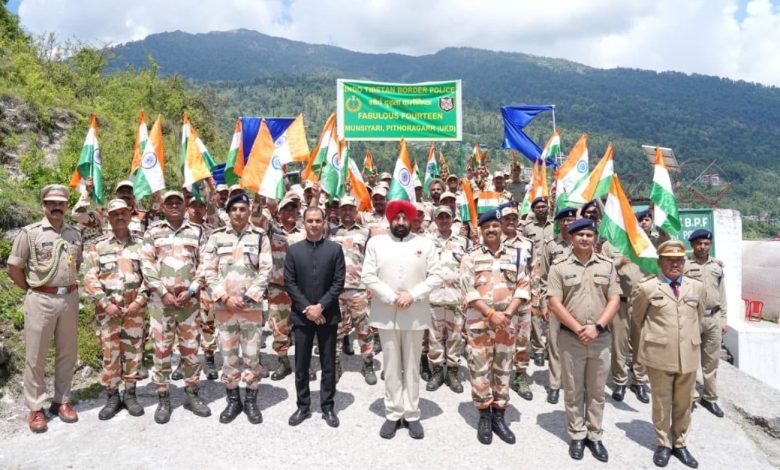 governor-met-itbp-personnel-in-munsiyari