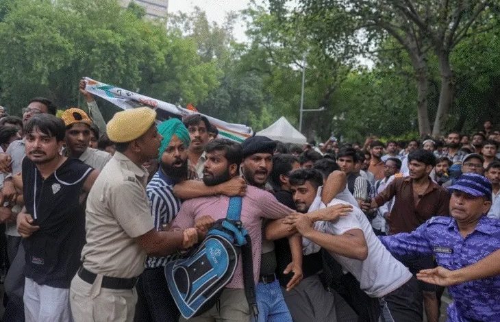 cockroach-janta-party-chalo-sansad-march-sonam-wangchuk-protest