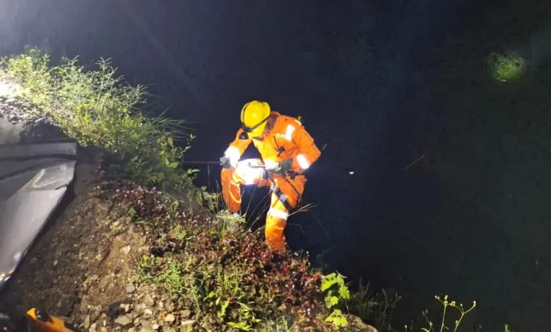 dumper-accident-on-fata-badasu-road-in-rudraprayag
