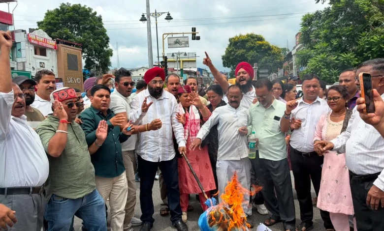 congress-protest-dehradun-effigy-burnt-amid-rahul-gandhi-detention