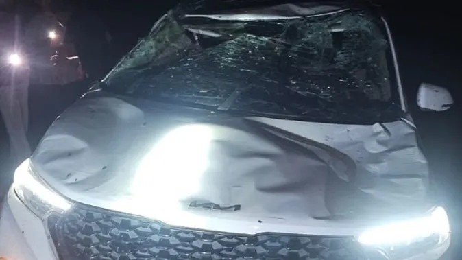 dehradun news car-fell-into-a-ditch