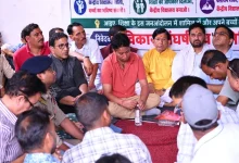 uttarkashi-bhatwari-protest DM Prashant Arya meet villagers