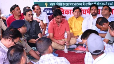 uttarkashi-bhatwari-protest DM Prashant Arya meet villagers