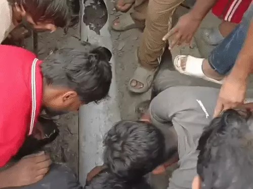 dehradun-vikasnagar-boy-dies-trapped-pipe-accident-news-