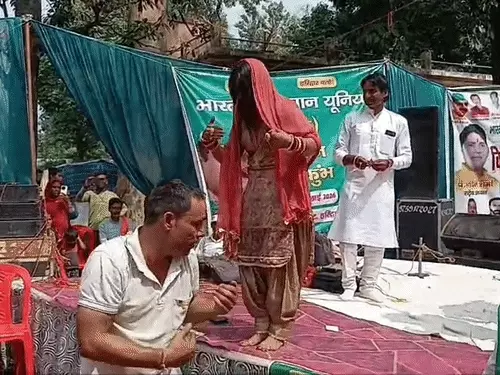 haridwar-kisan-mahakumbh-dancer-controversy