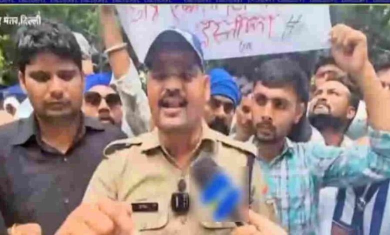 uttarakhand-police-constable-joins-cjpprotest-jantar-mantar