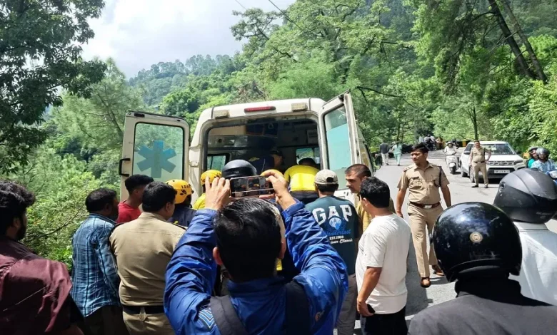 /several-injured-as-tavera-falls-into-ditch-near-jyolikot-