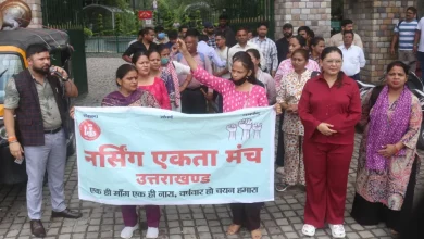 nursing-unemployed-workers-marched-towards-cm-residence